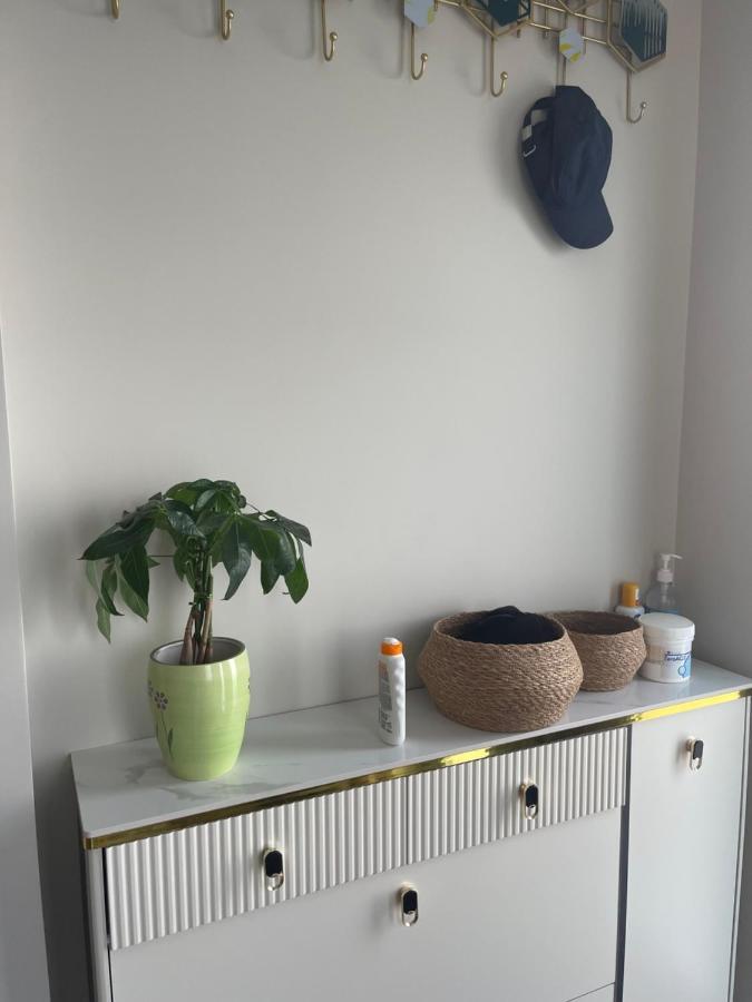 Modern Huge Double Room With Private Bathroom In Colindale 에지웨어 외부 사진